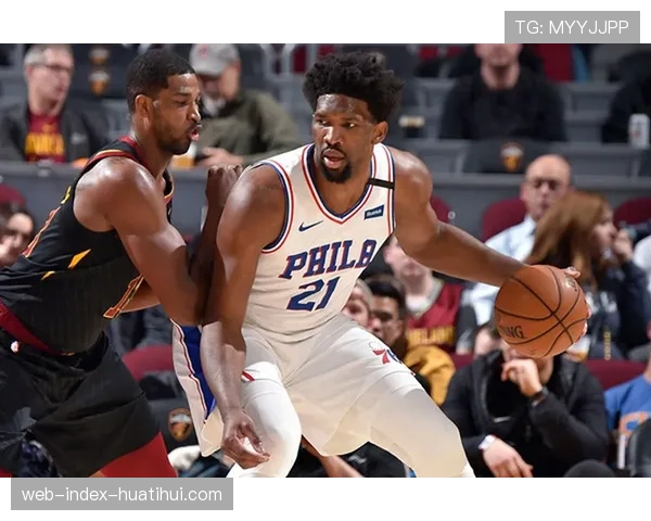 赛前演练：猛龙队加练底角三分，应对76人队的恩比德包夹策略。