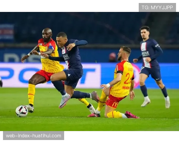 法甲争冠格局趋稳：巴黎领跑优势明显，追赶方难追